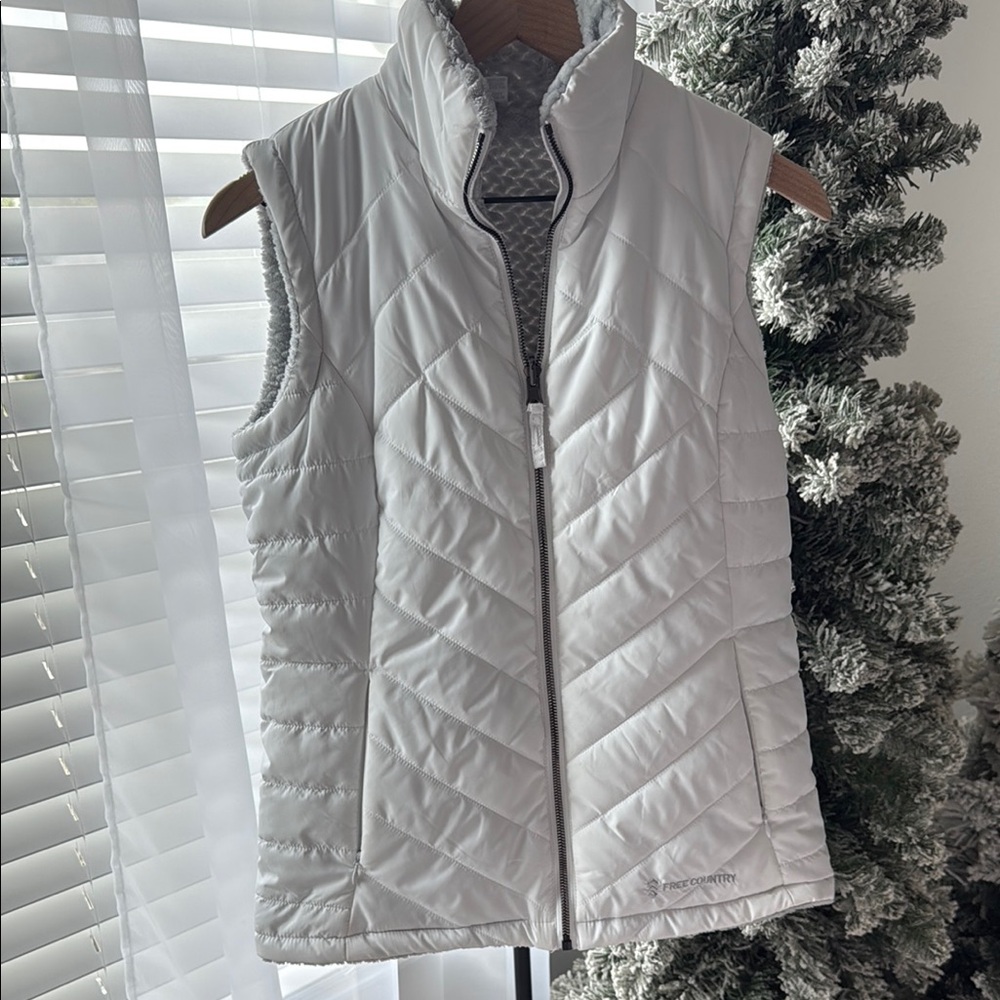 Free Country Reversible White Quilted Vest